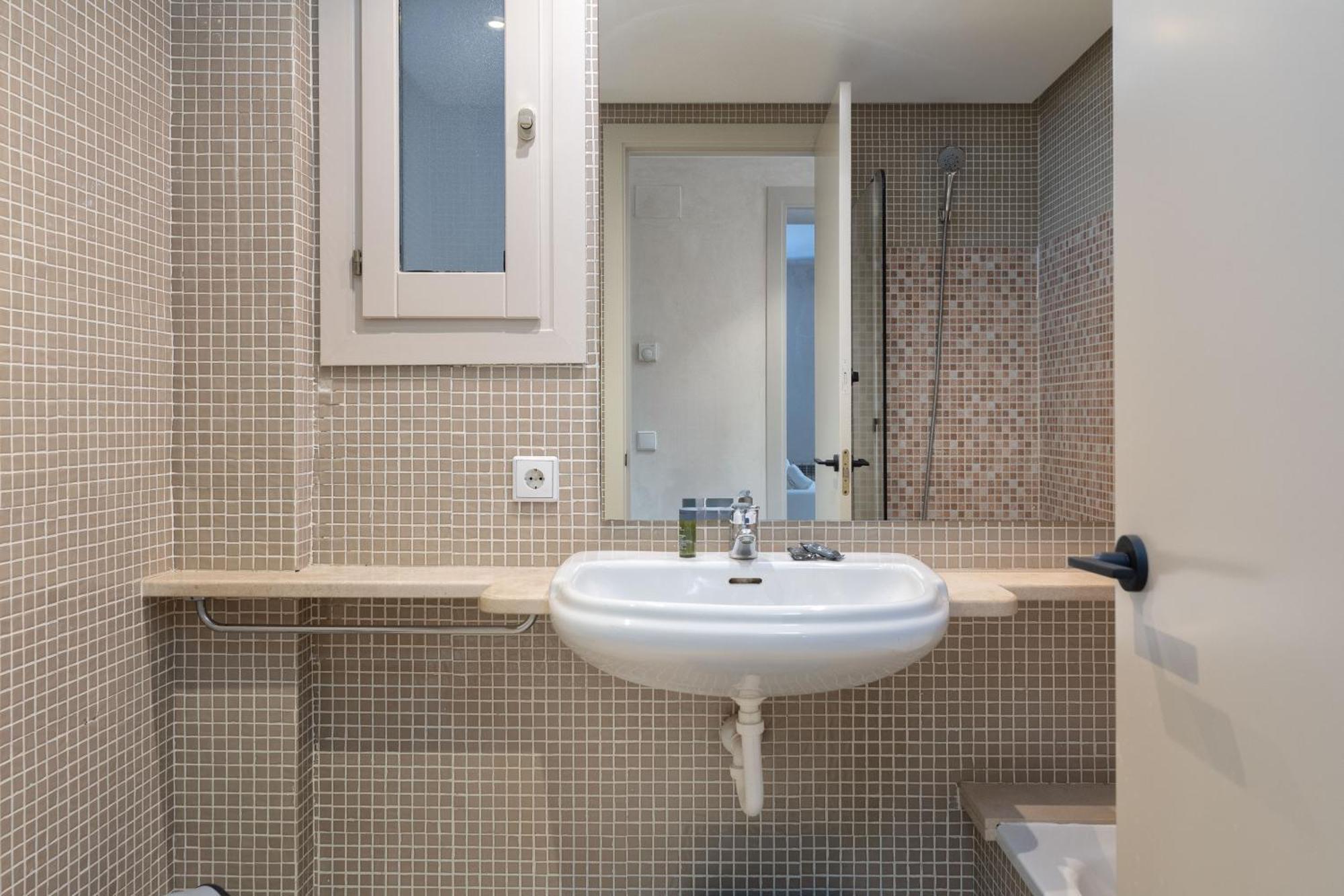 Flateli Pou Rodo 3 Apartment Girona Exterior photo
